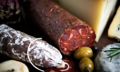 chorizo y salsichon abiertos