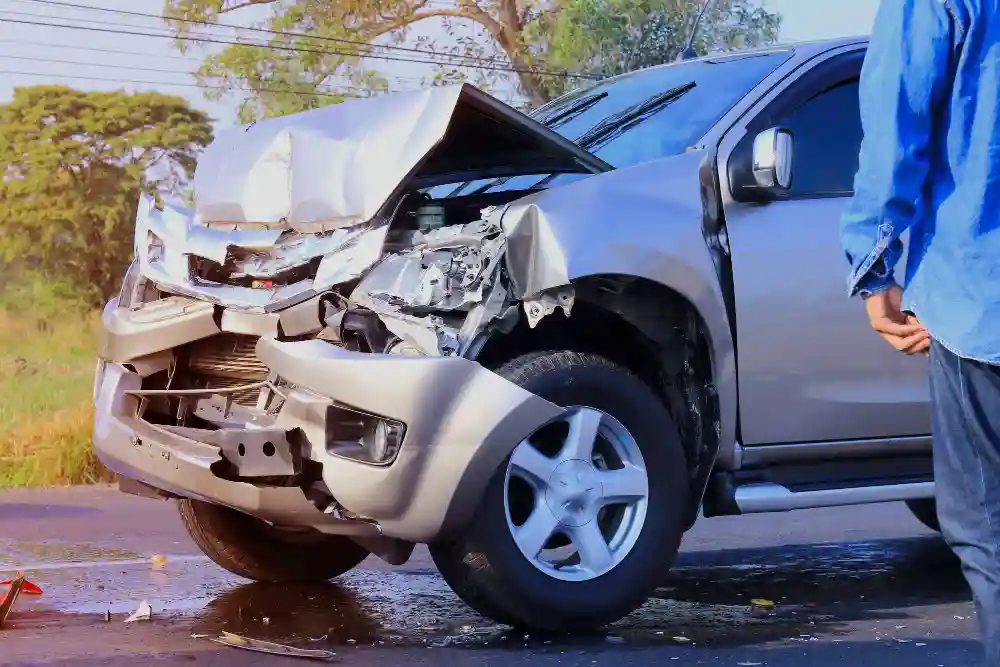 coche destrozado por accidente