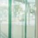 ventanas de vidrio verde
