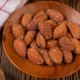 Cuando se recoge la almendra