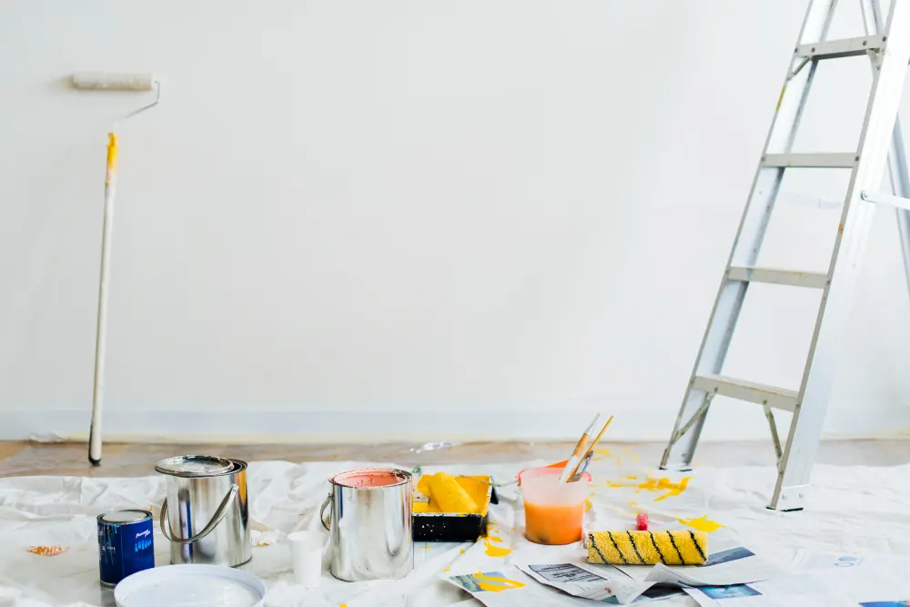 Pintura a la cal​ en suelo casa reforma