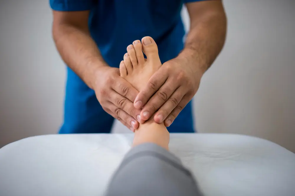 fisio tratando el neuroma de morton​