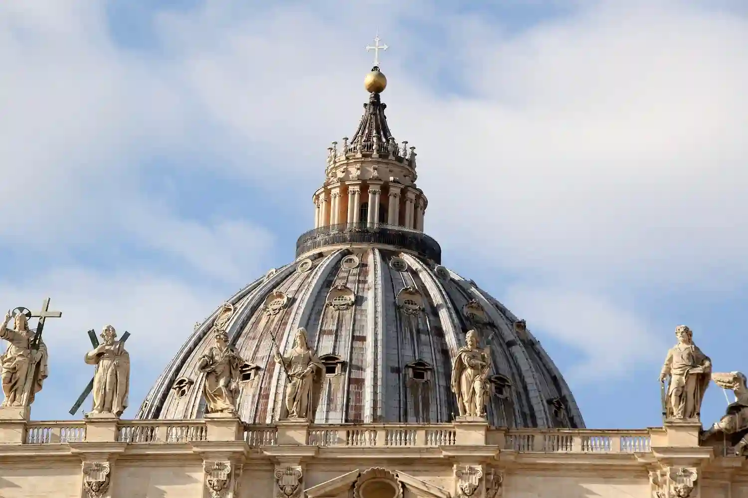 foto de la cupula de san pedro en roma