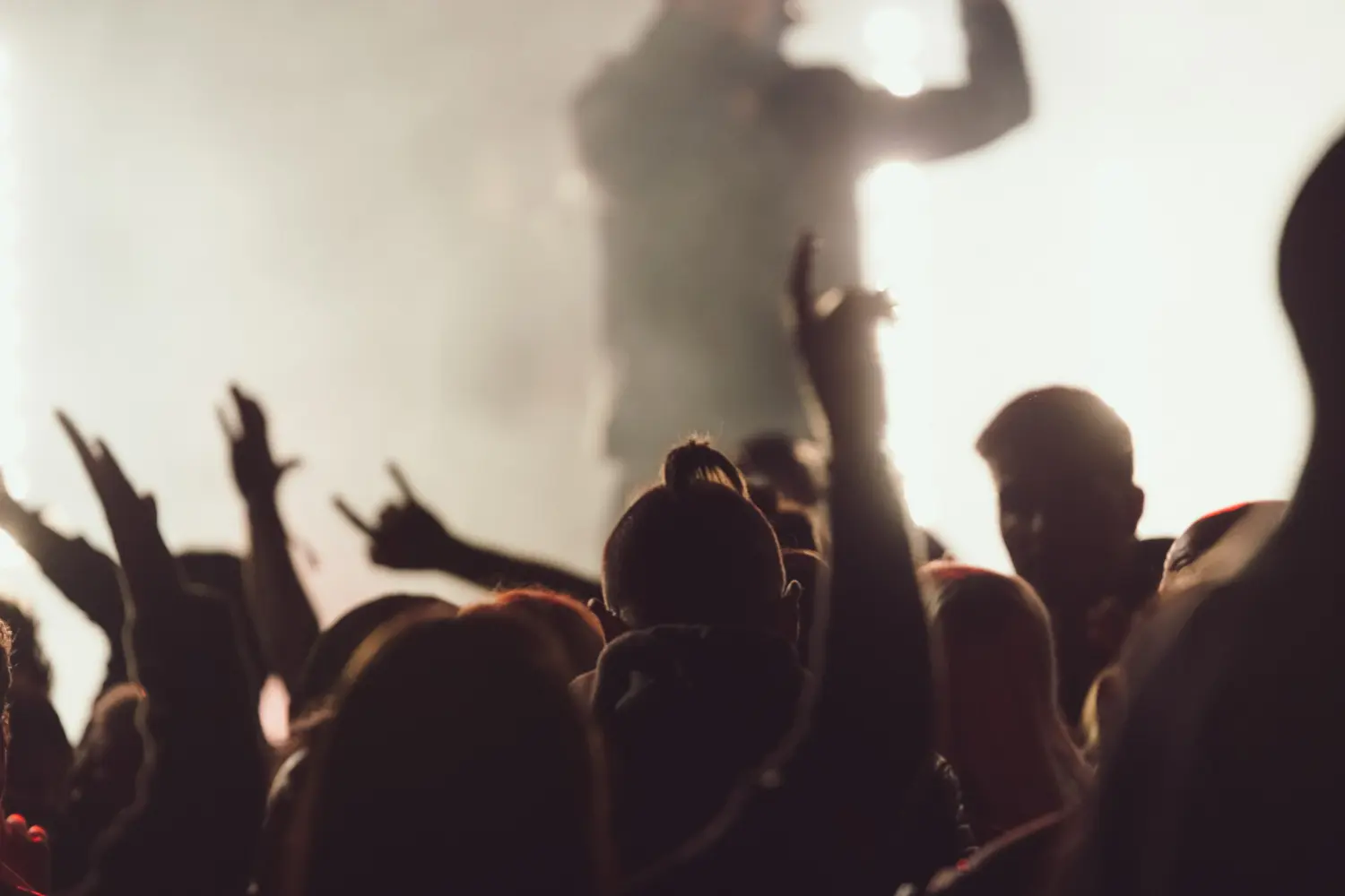 gente durante un concierto de rap