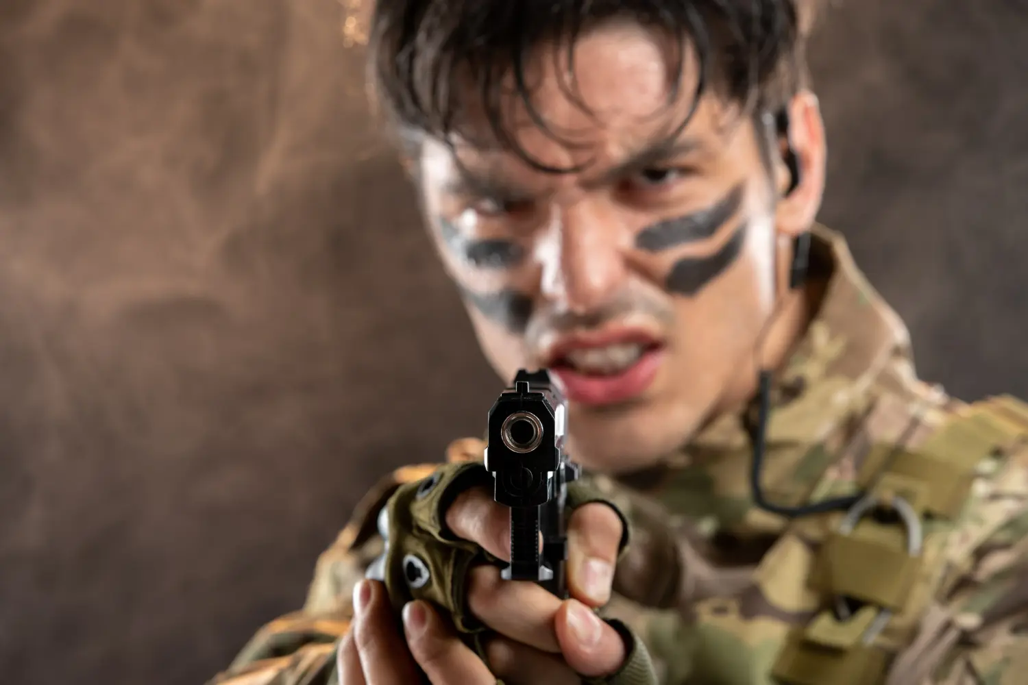 joven armado atrincherado en Agost