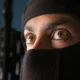 ojos locos de un terrorista islamista