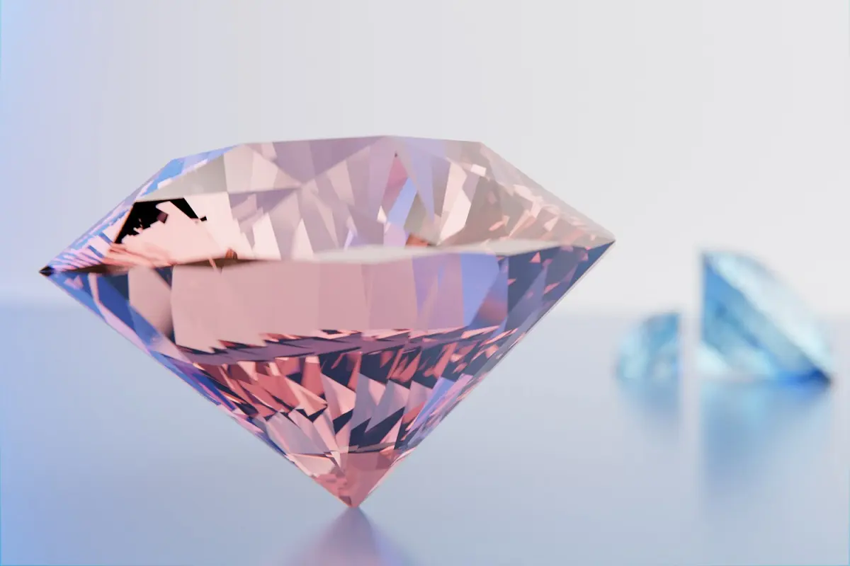 un diamante de color rosa brillante