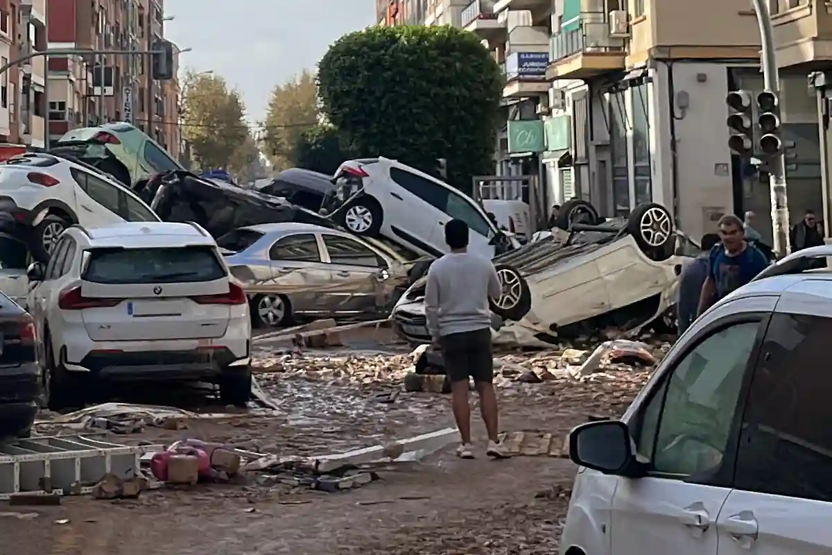 una calle de benetusser tras la dana 2024