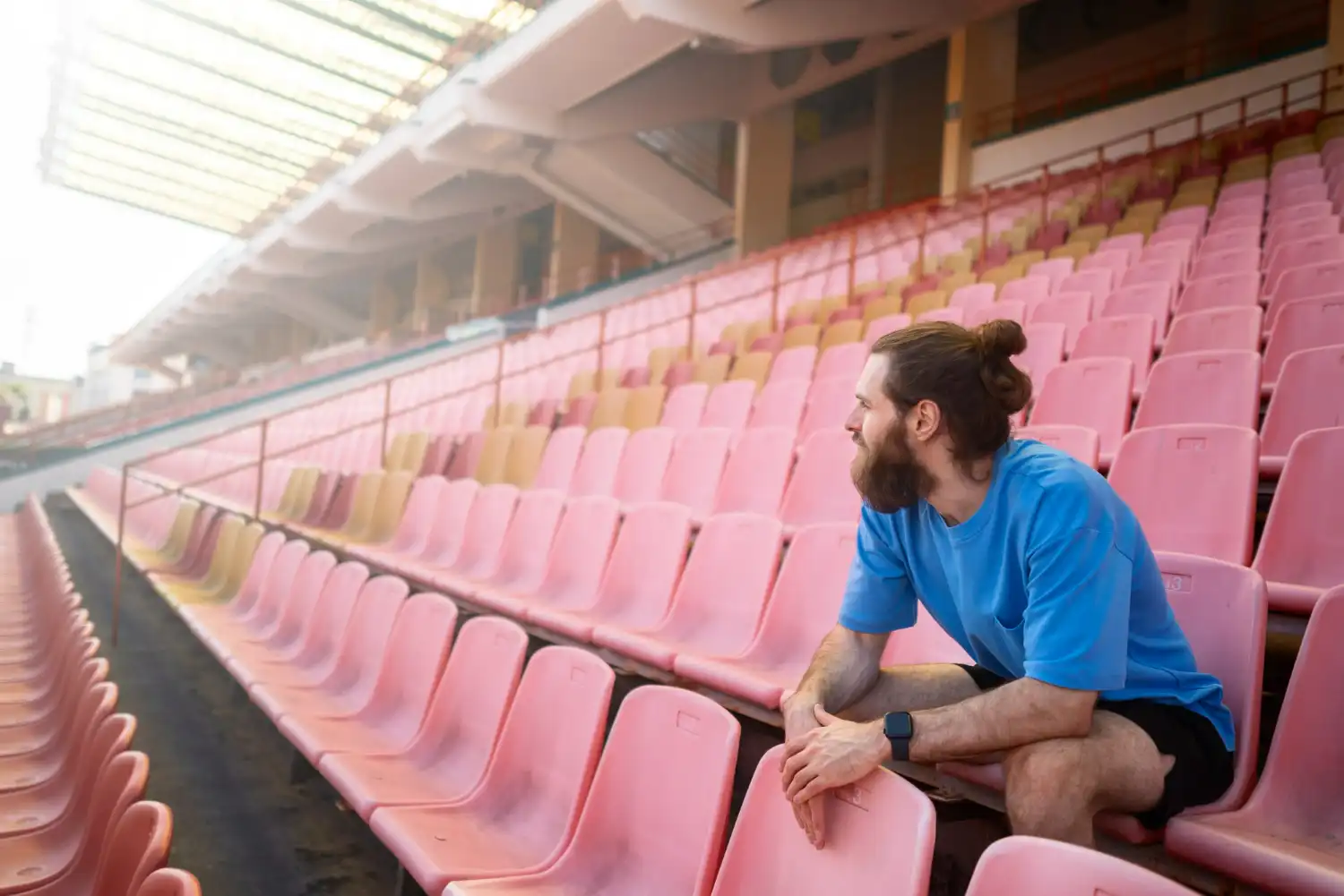 aficionado del mallorca triste en el estadio