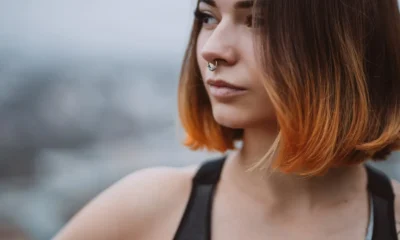 chica con piercing para la migraña