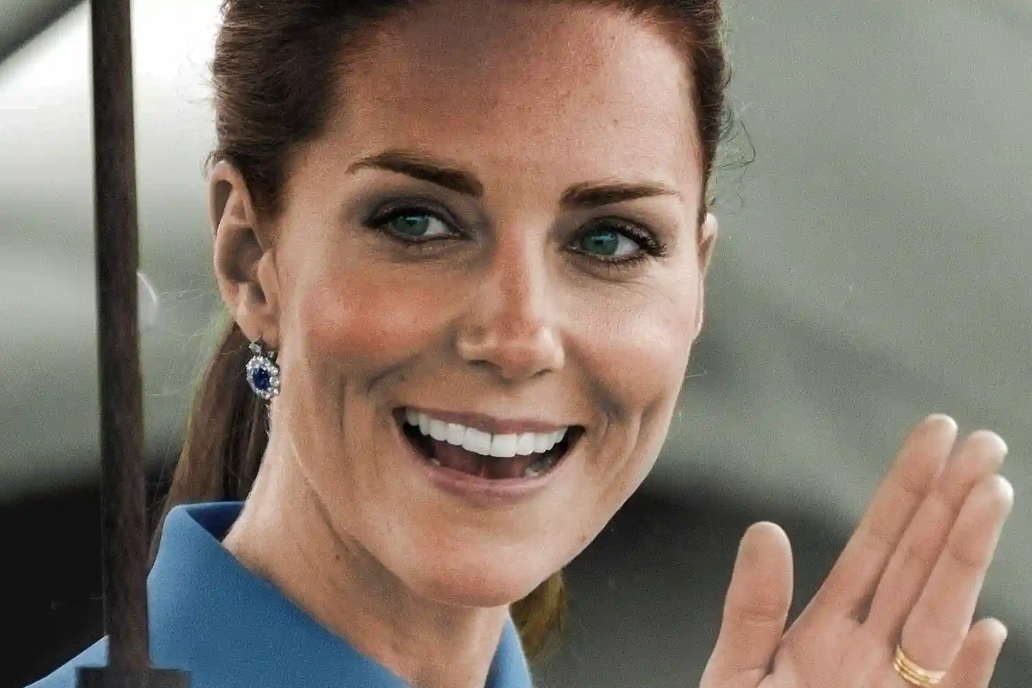 kate middleton saluda la gente
