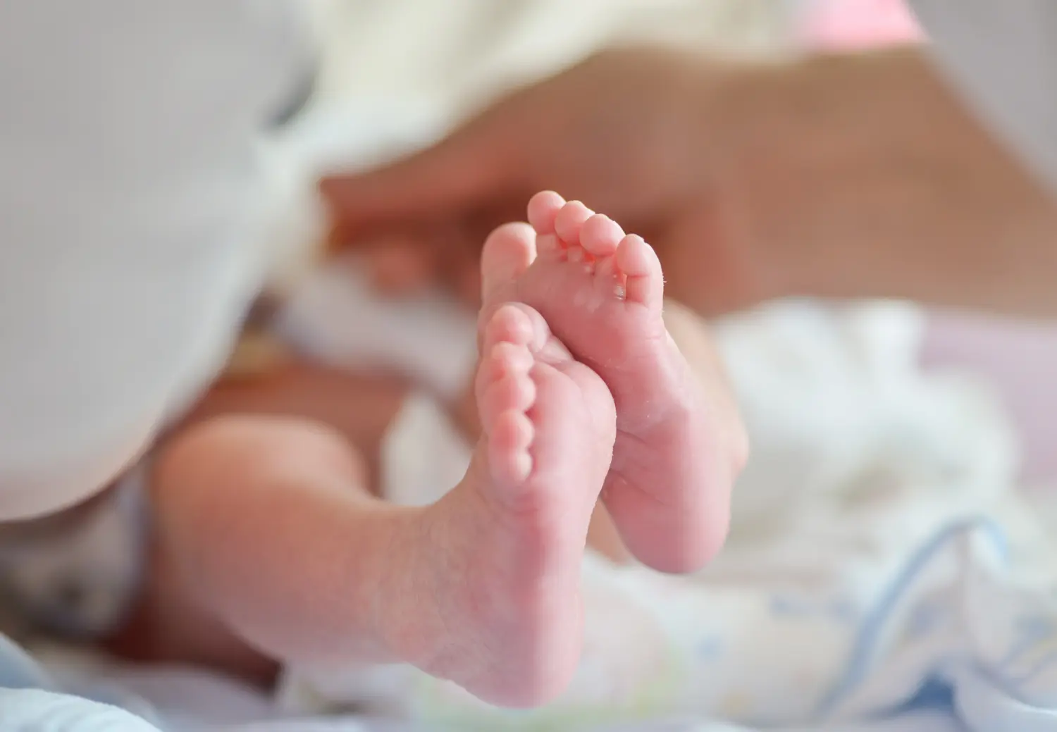 pies del primer hijo de Úrsula Corberó