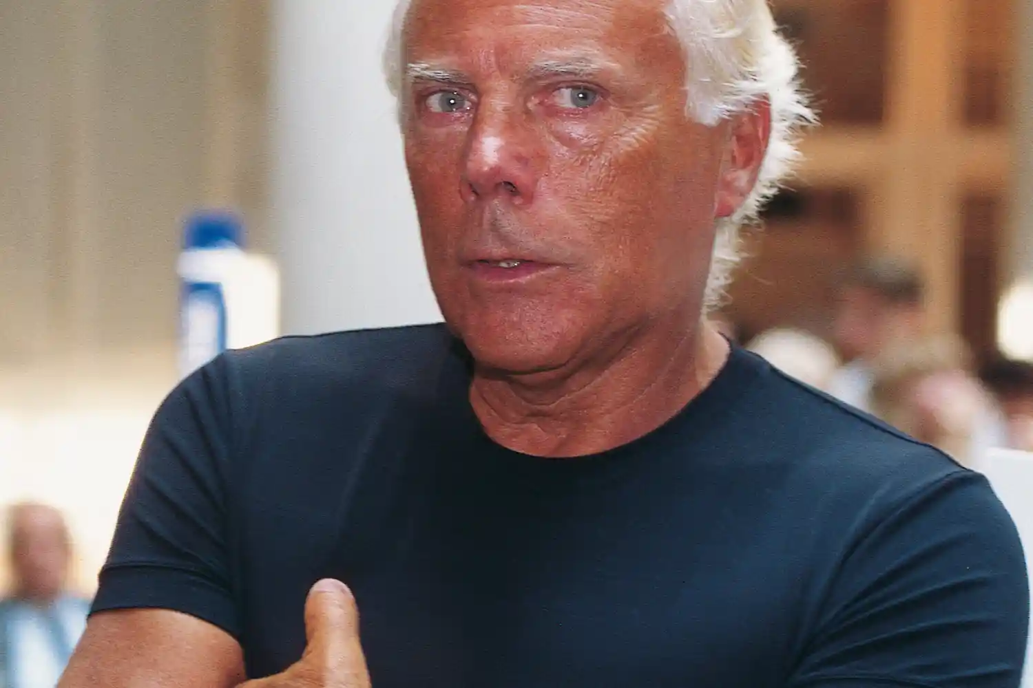 una foto de giorgio armani en 2017