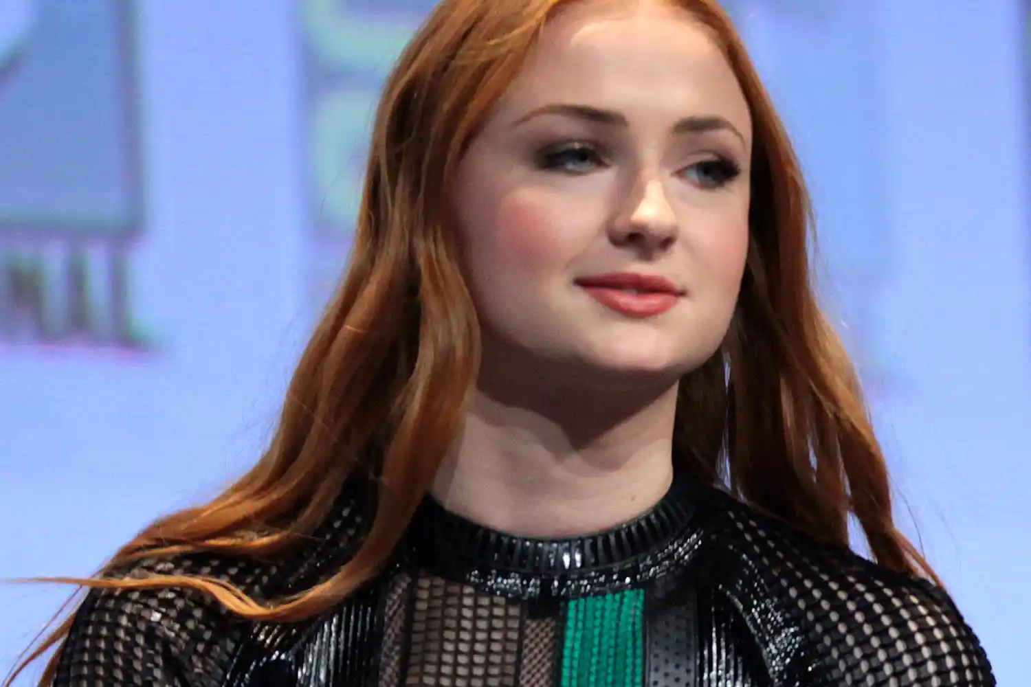 una foto de la cara de Sophie Turner