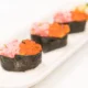 varios gunkan de salmon listos