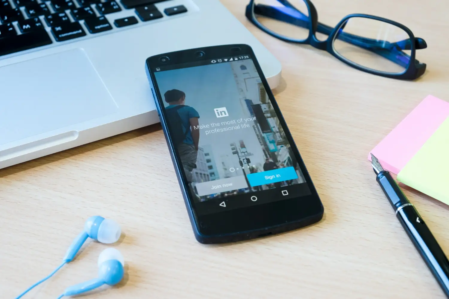Cómo evitar que LinkedIn use tus datos para su IA