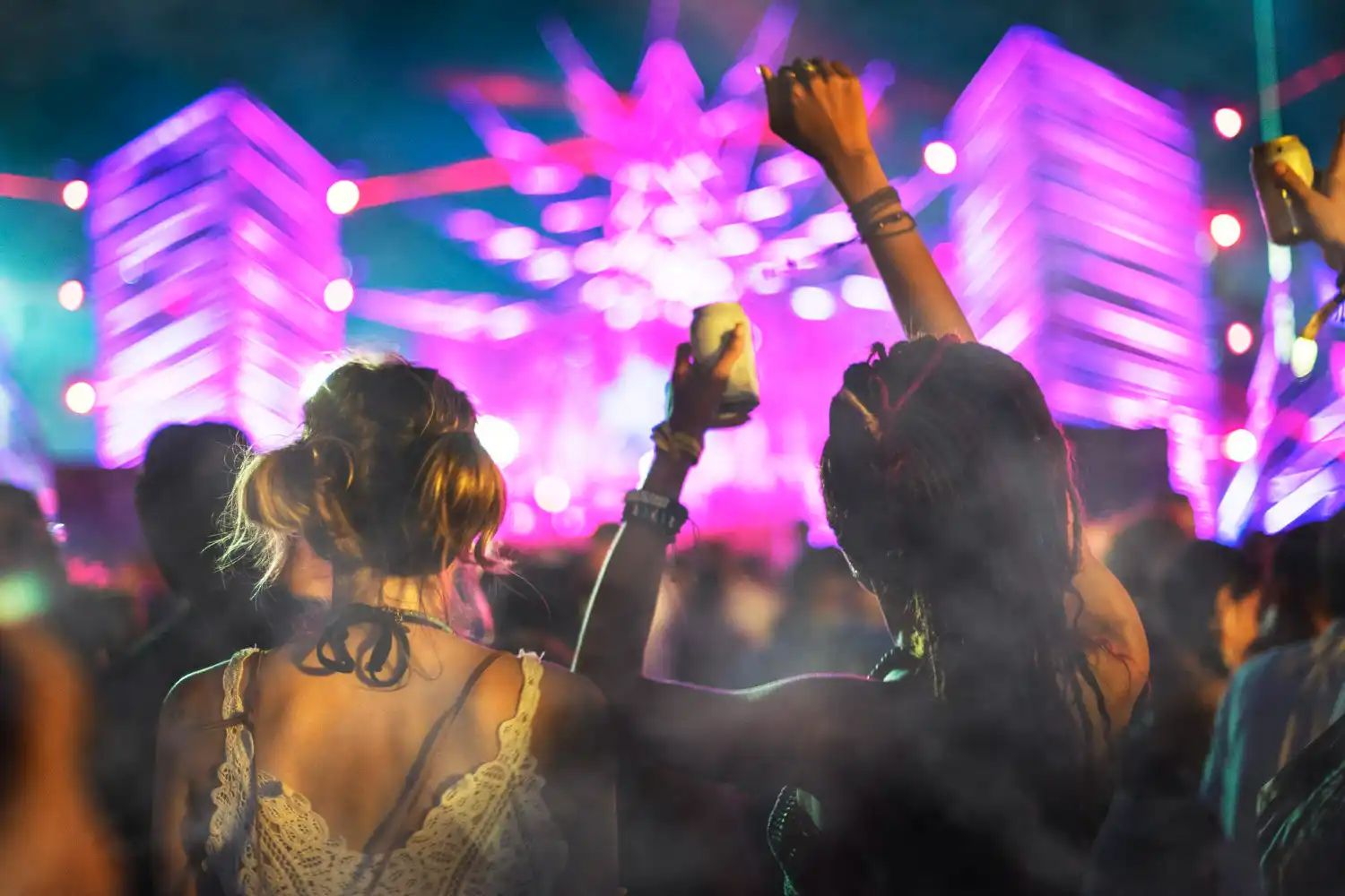 Quién actuará en los Latin Grammy 2025