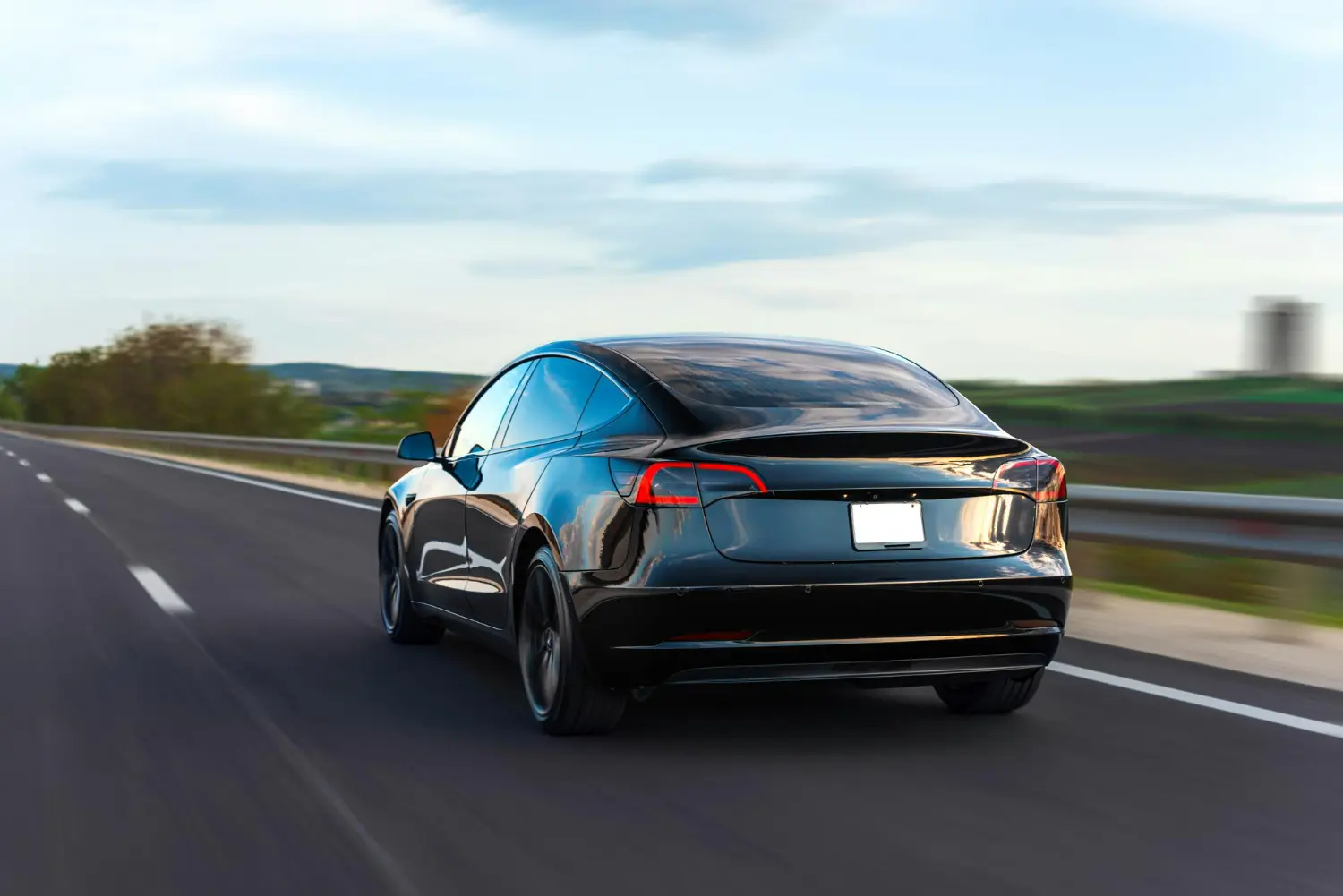 caen los beneficios de Tesla