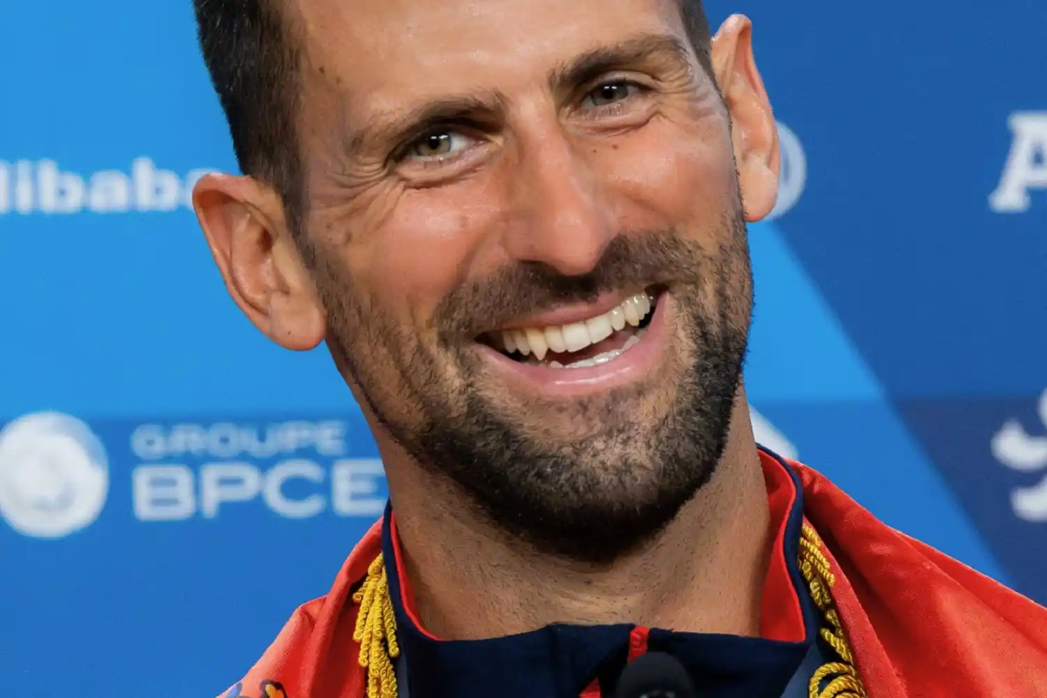 djokovic sonrie tras un torneo