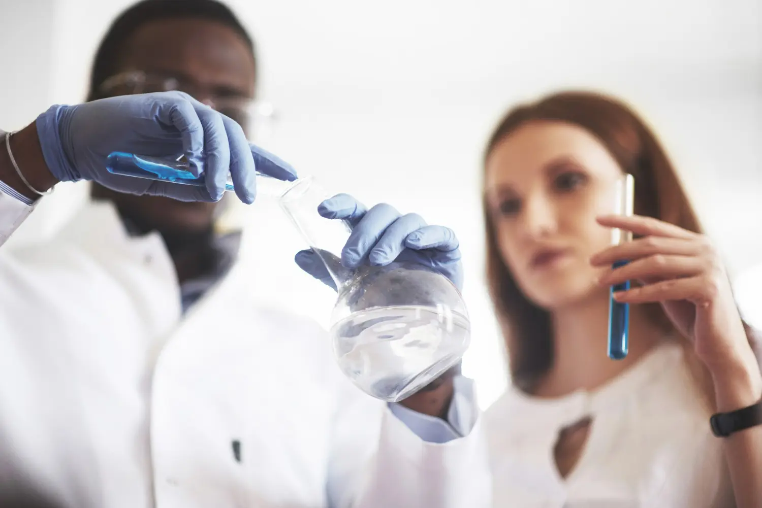 dos investigadores de pharmamar
