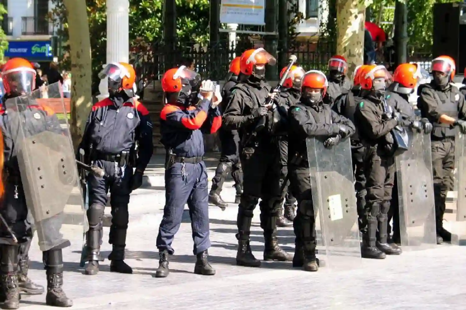 la Policía vasca, desplegada