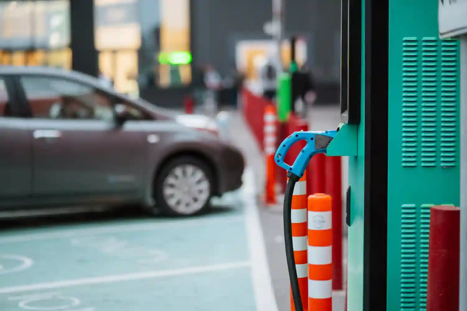 Cuánto paga una gasolinera punto de recarga