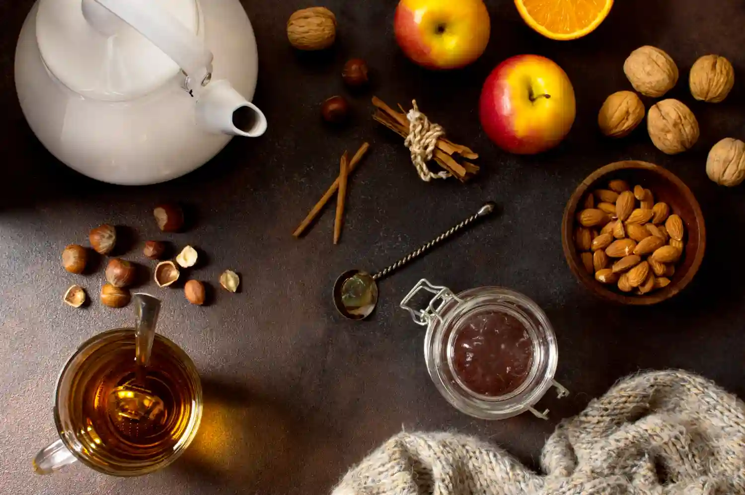 Infusiones de hierbas otoñales