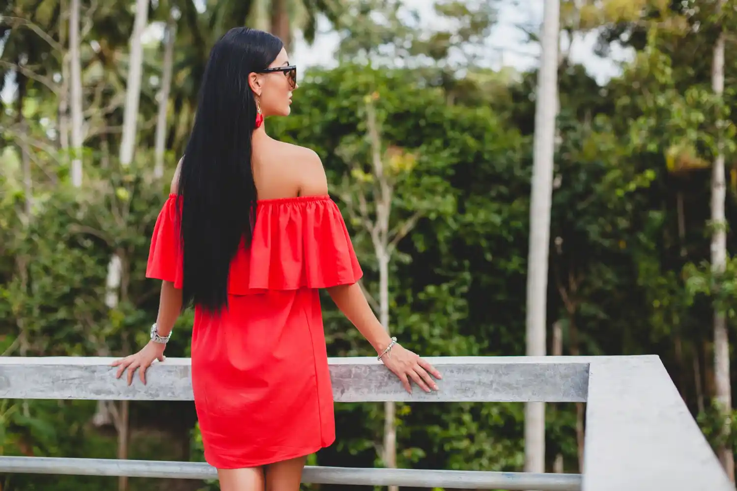 gina lima de espaldas