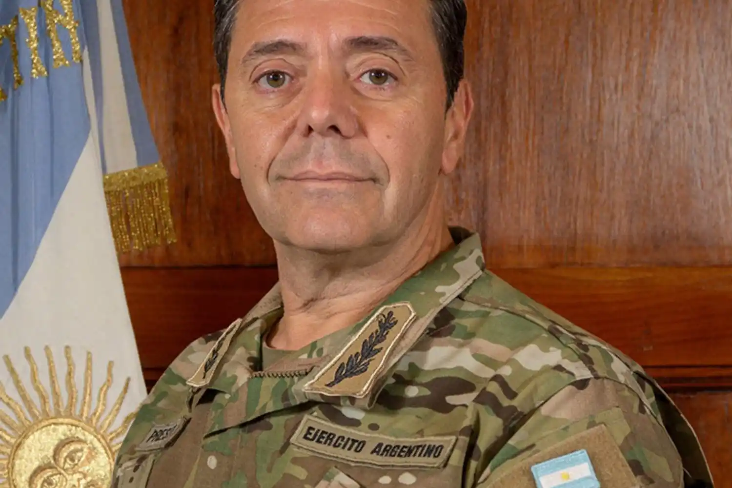 Milei pone a un militar al mando de Defensa