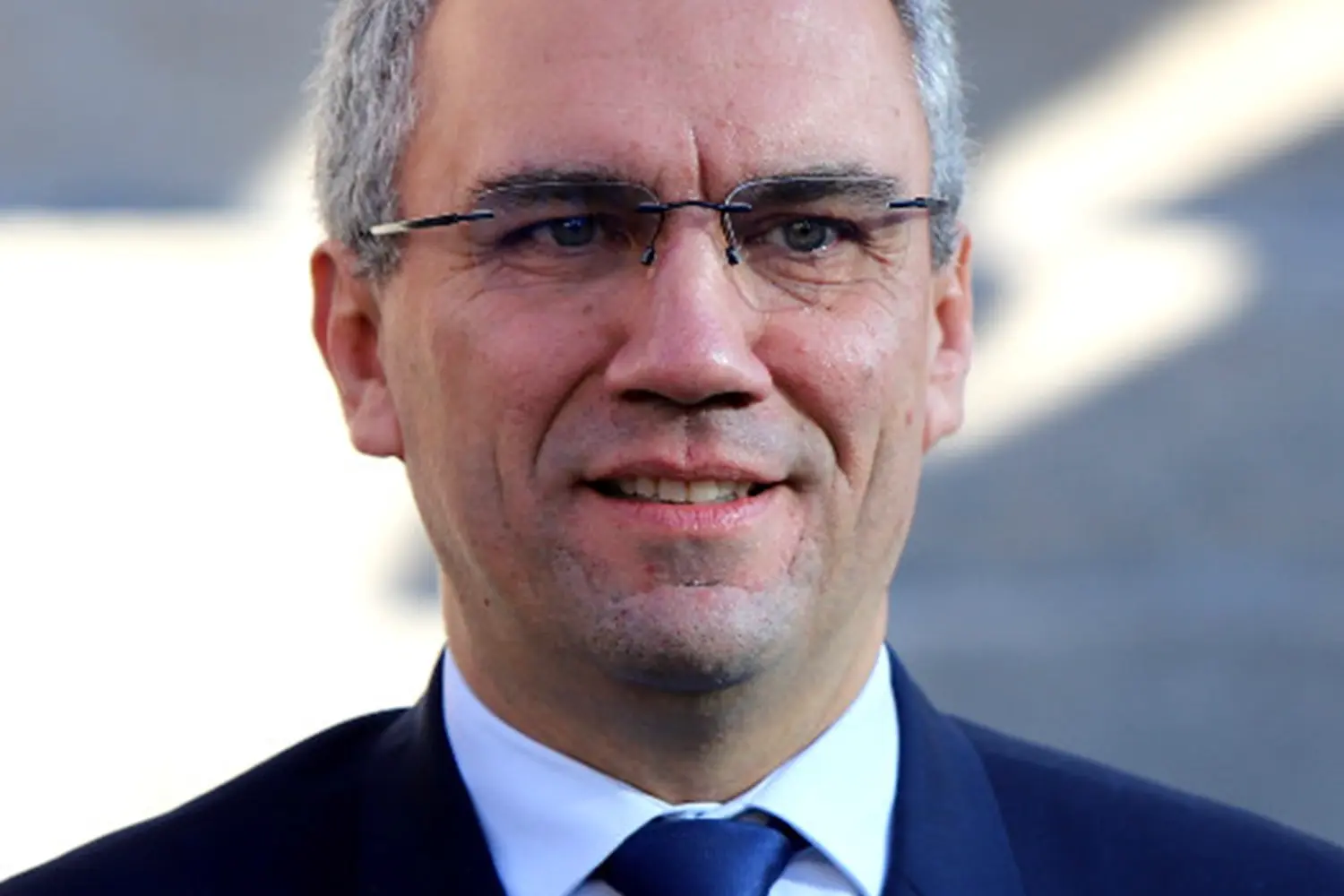 Por qué dimite Javier Izquierdo