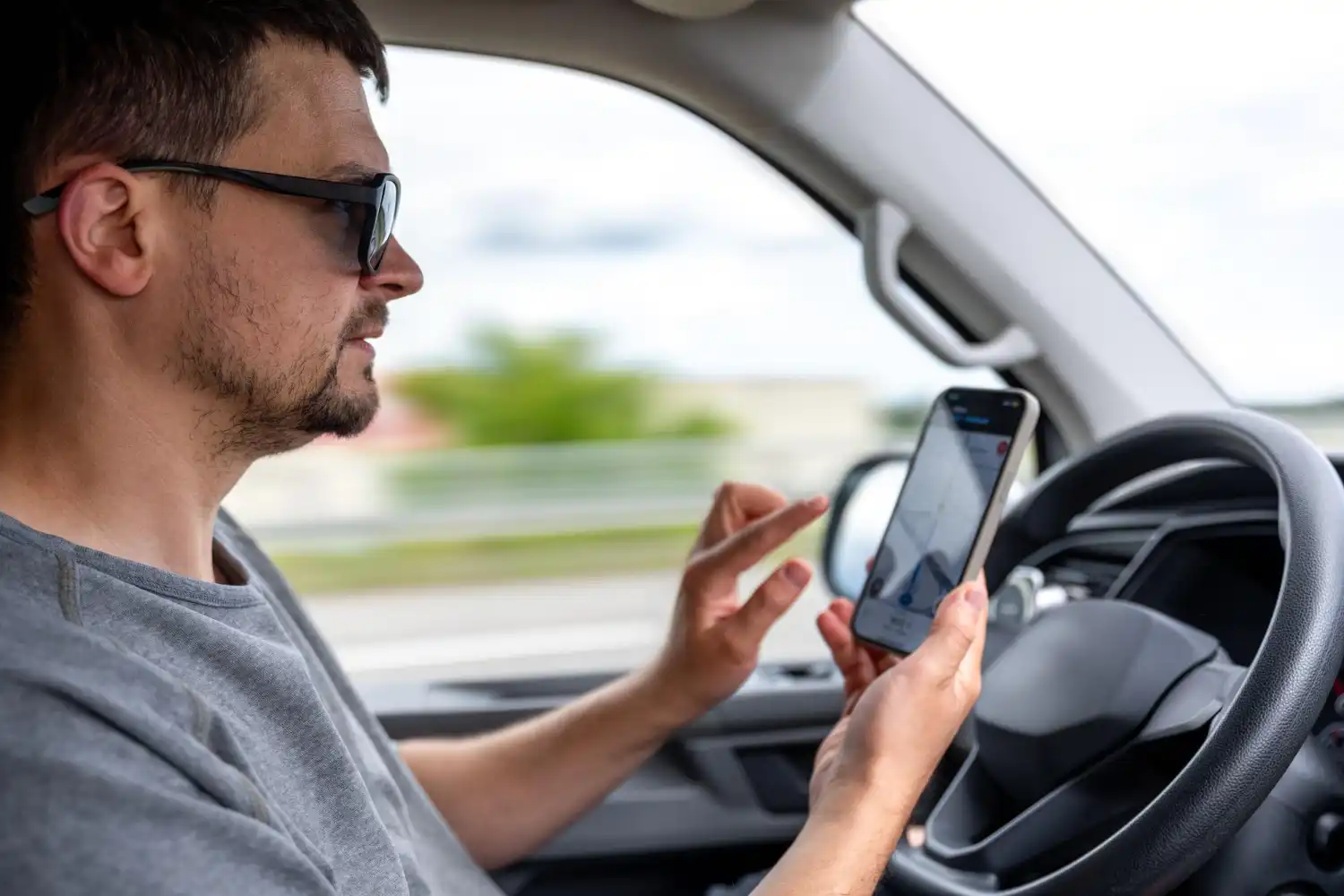 cuantos puntos te quitan por el movil