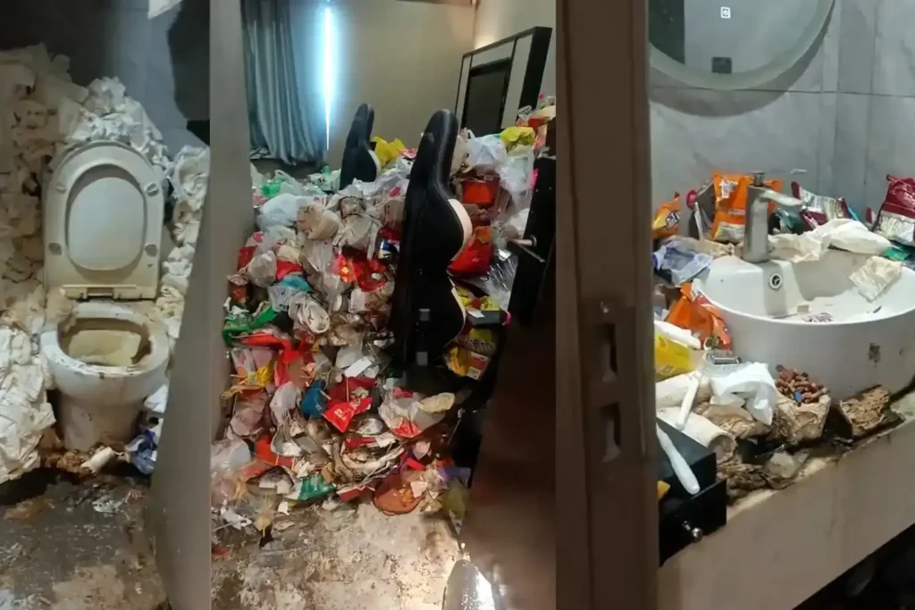 la habitación de un gamer dos años en un hotel