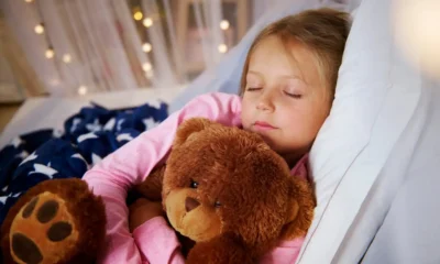 niños con fiebre hay que dejarlos dormir​