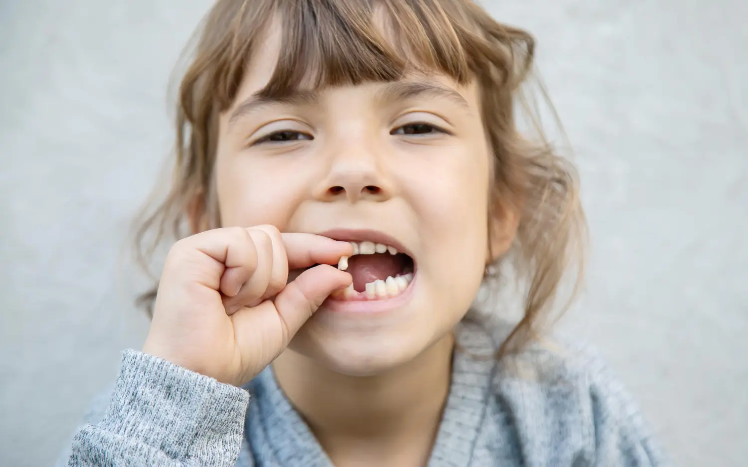 se pueden caer los dientes a los 5 años
