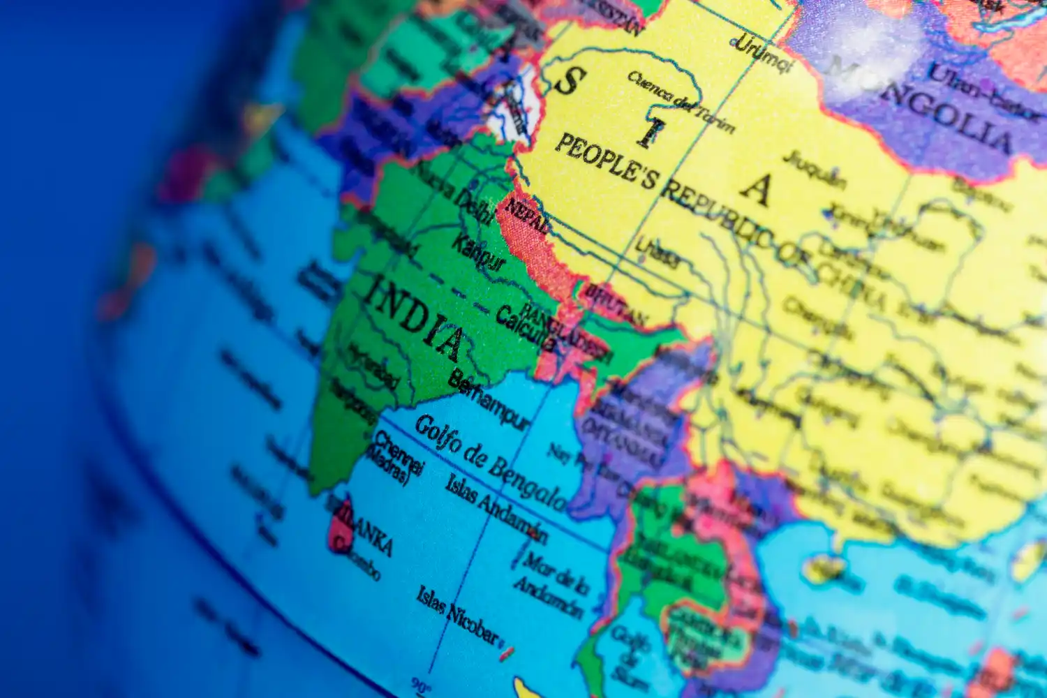 España apuesta por India