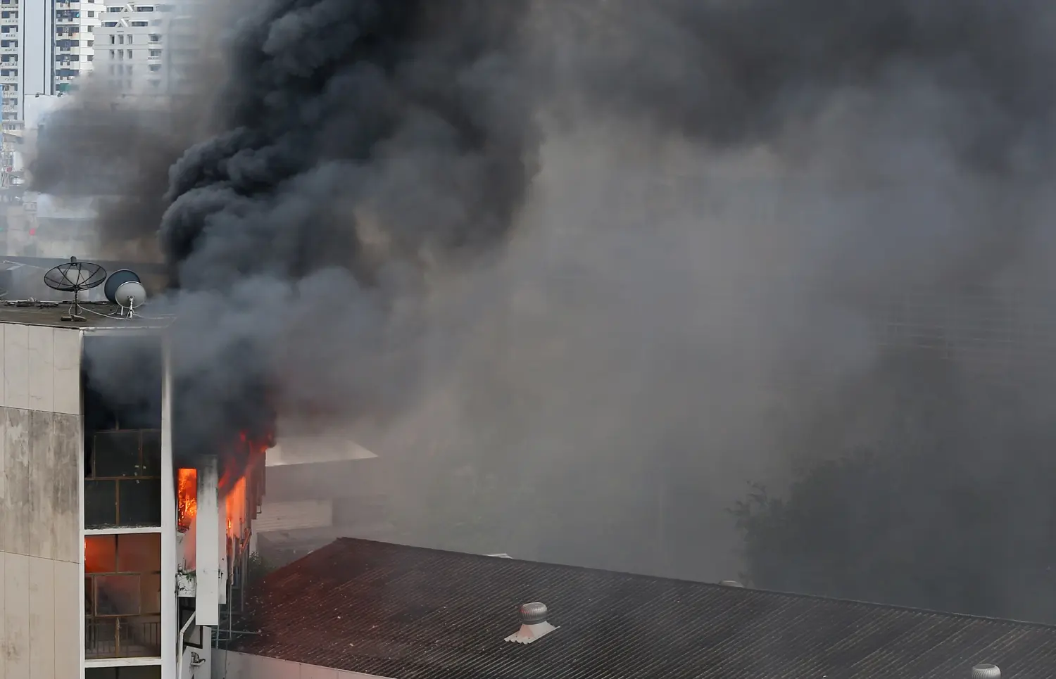 Incendio en Repsol Cartagena