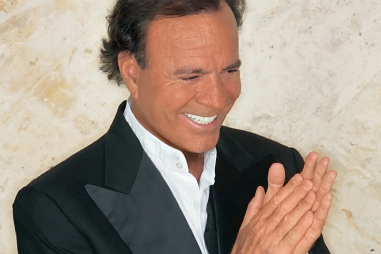 Julio Iglesias acusado de agresión sexual