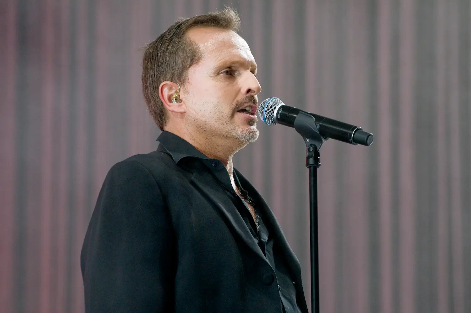 Miguel Bose se muda a Andorra