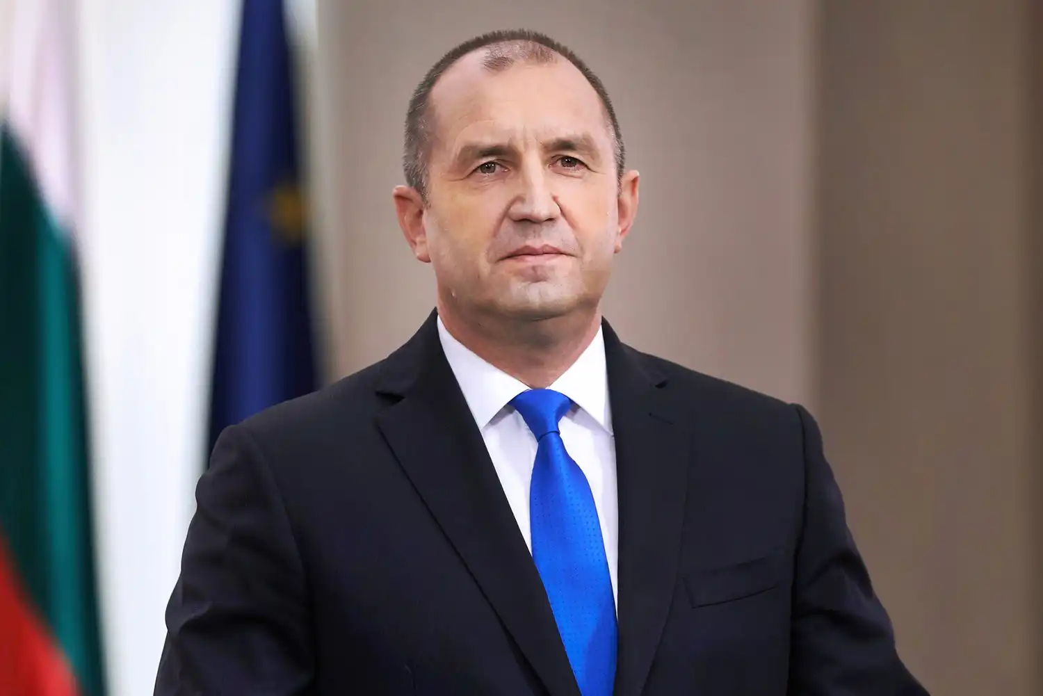 Por qué dimite Radev y sacude a Bulgaria
