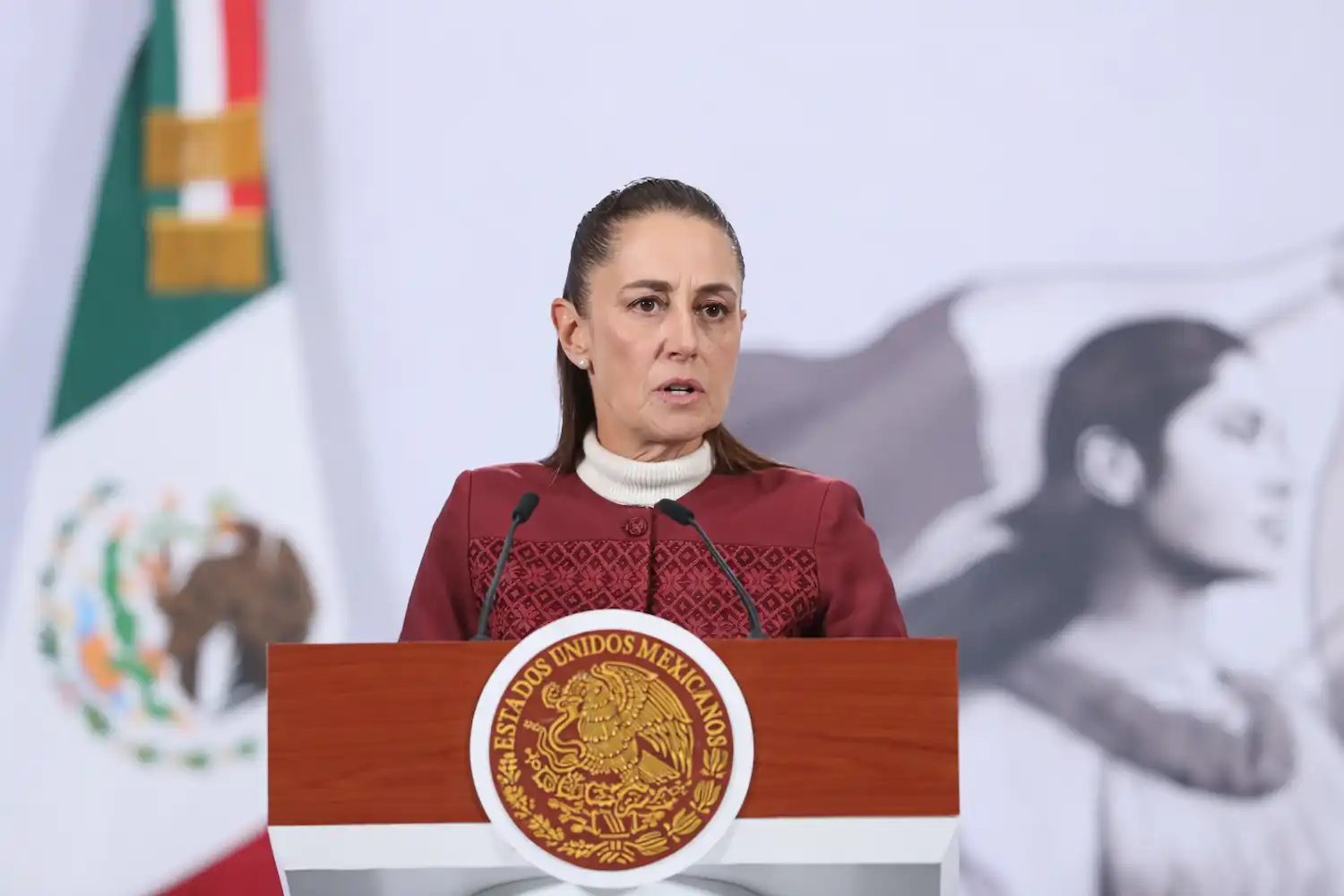 Trump descarta atacar México