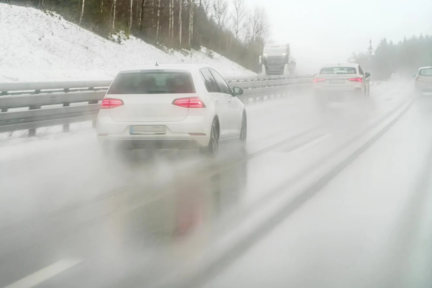 coche en la a6 de madrid con nieve