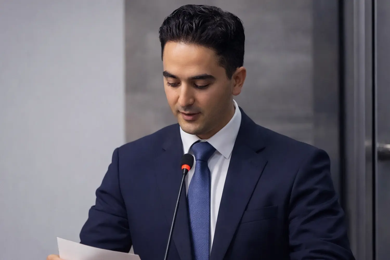 diputado lee discurso hecho con ChatGPT