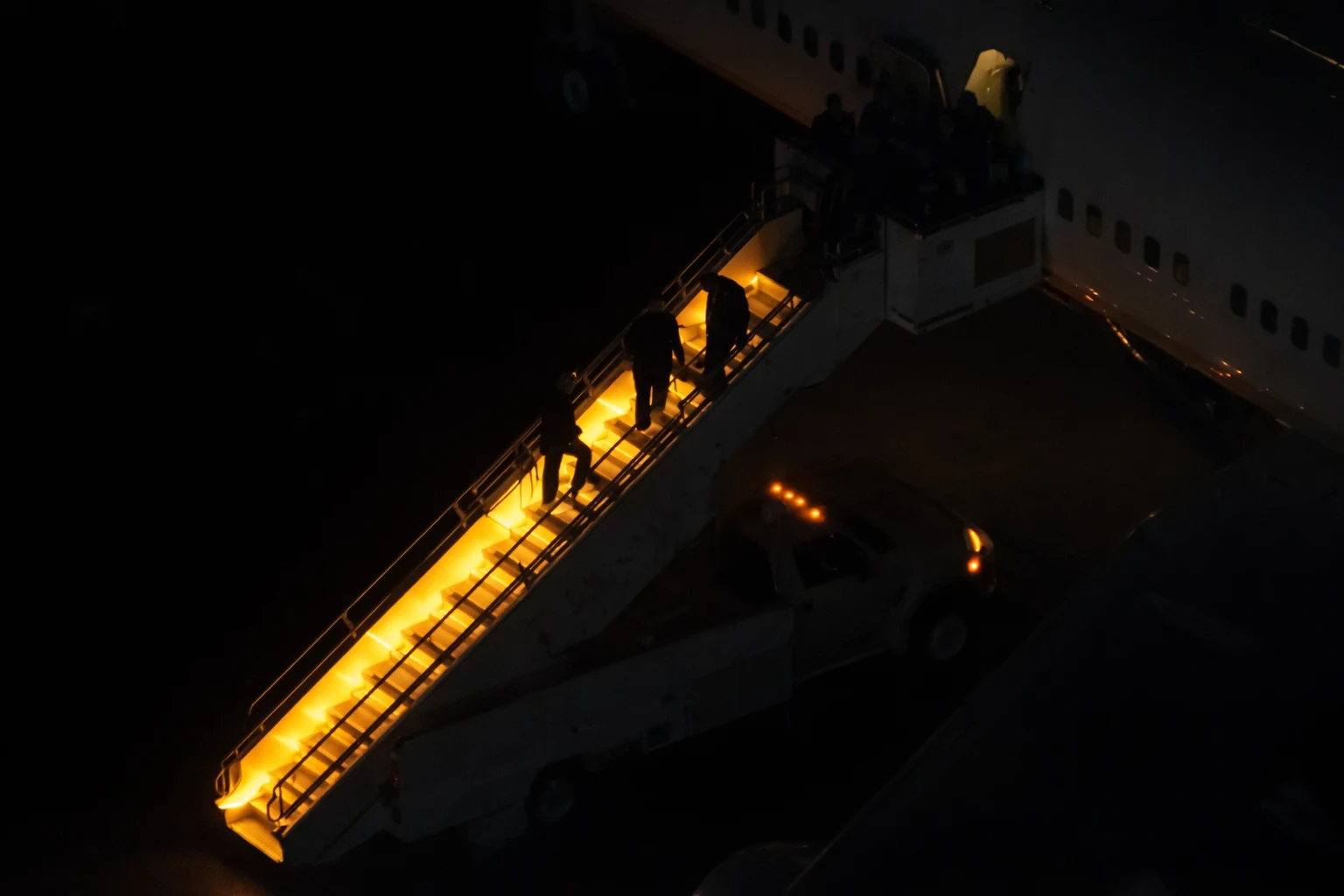 maduro bajando del avion