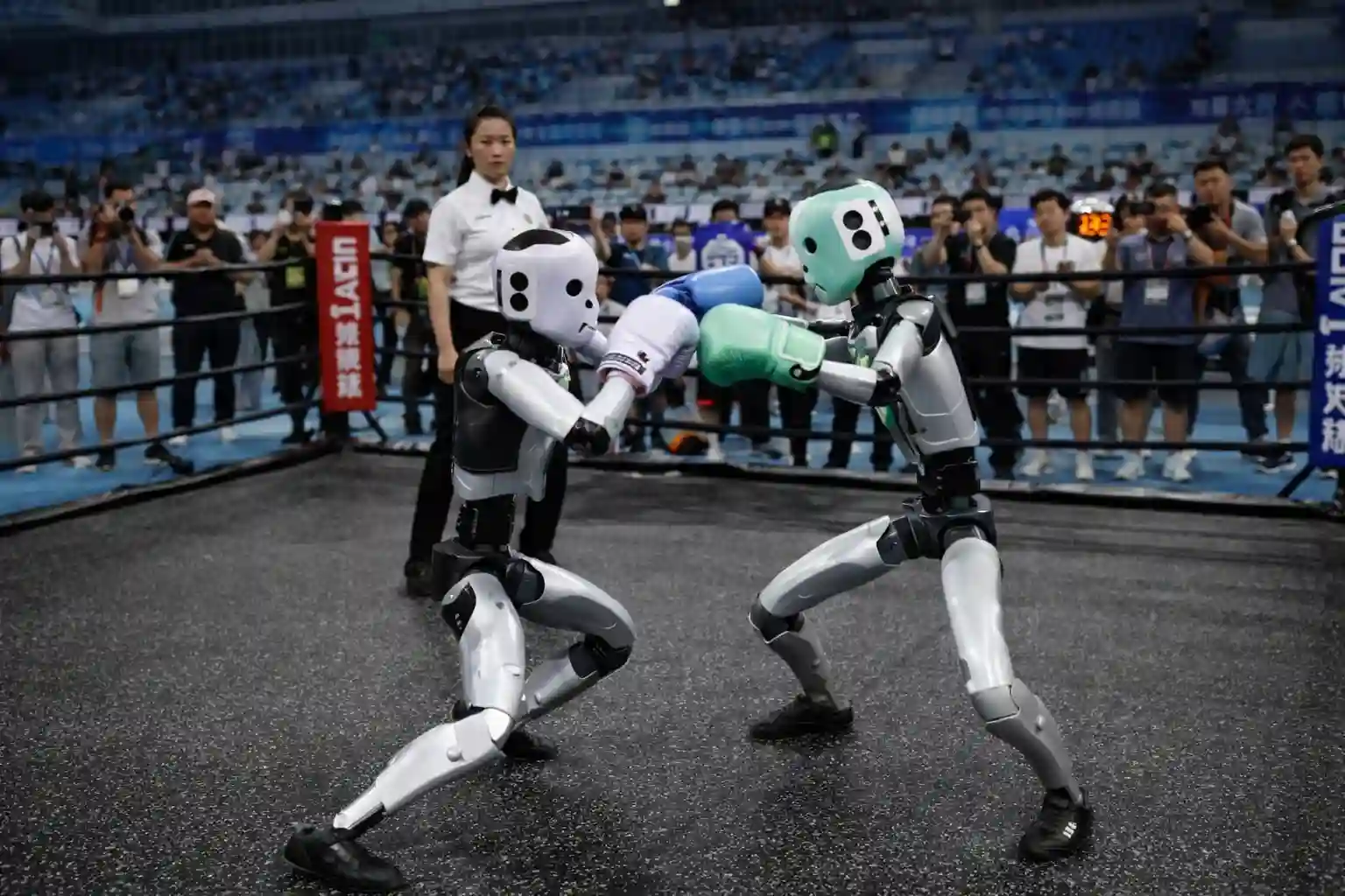 robots chinos hacen deporte