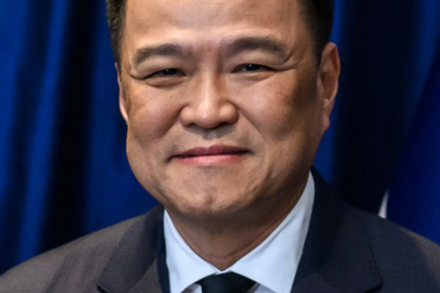 Anutin arrasó en Tailandia