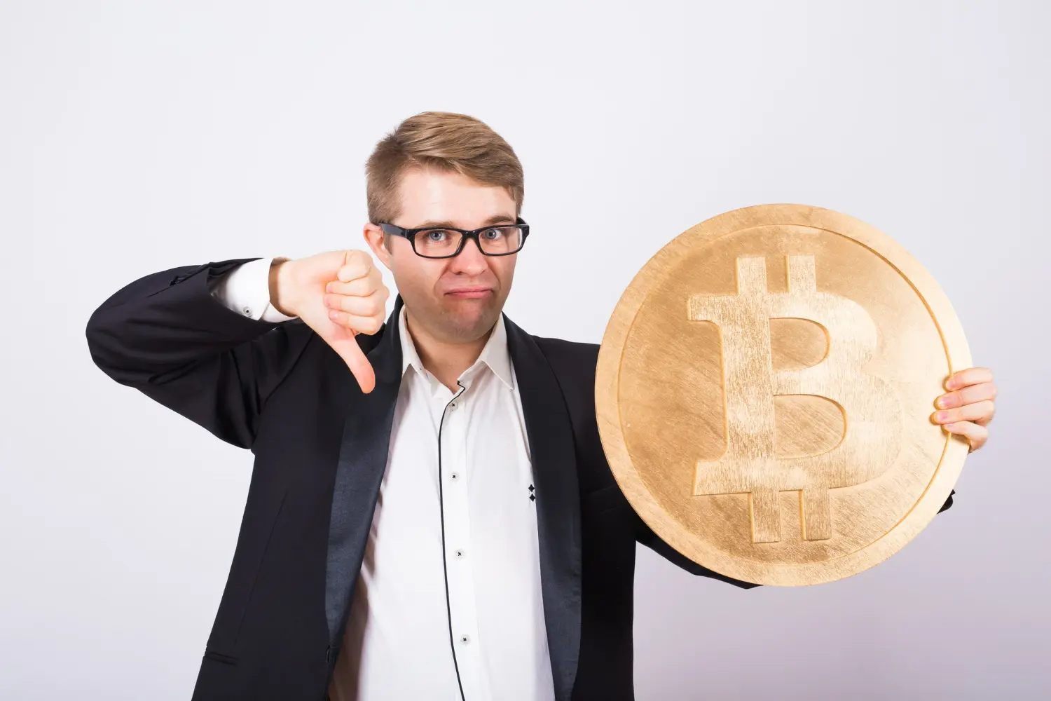 Bitcoin pierde el 40%