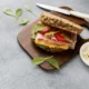 Cómo cortar un sándwich en 3 partes iguales