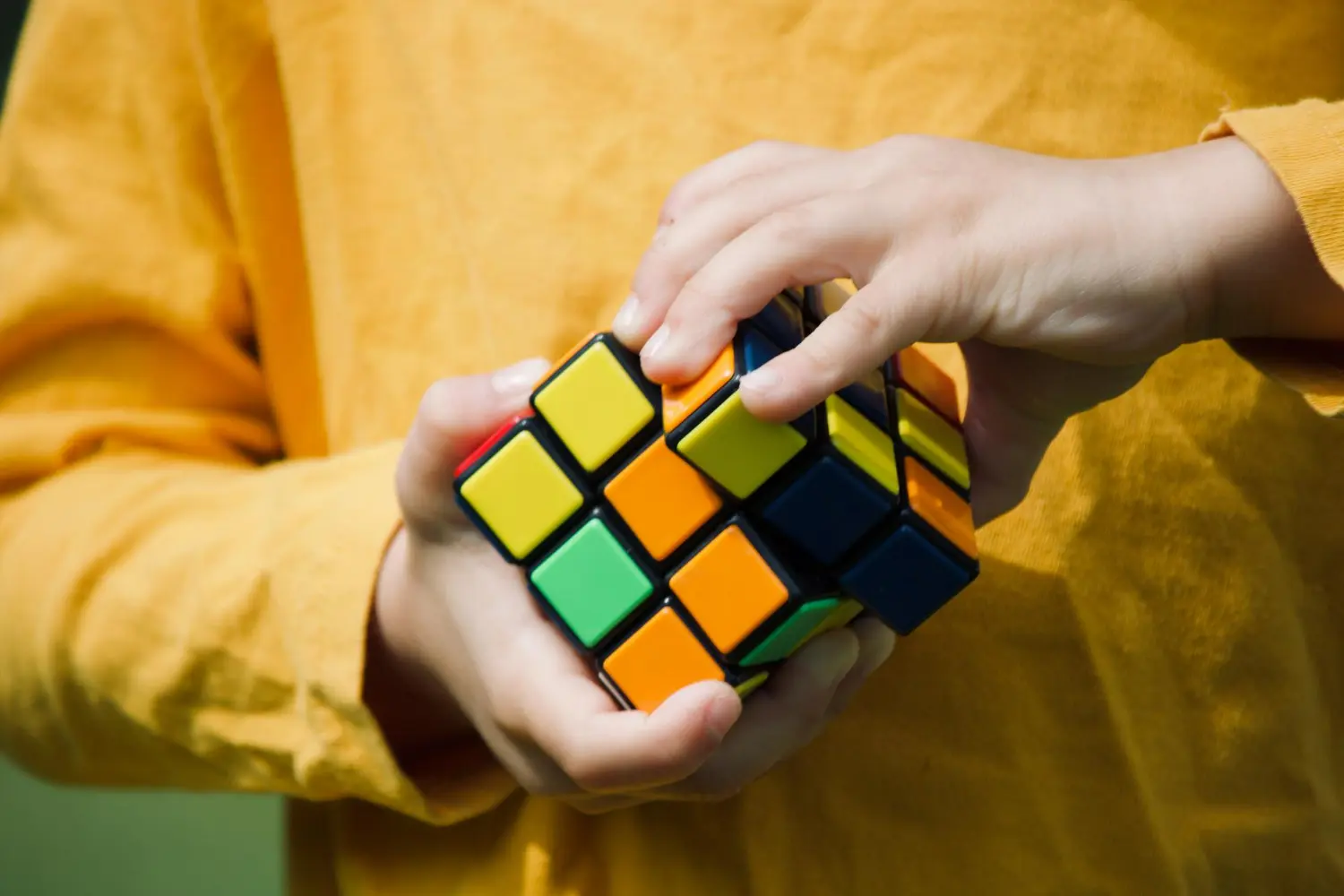 Niños prodigio baten récord cubo Rubik