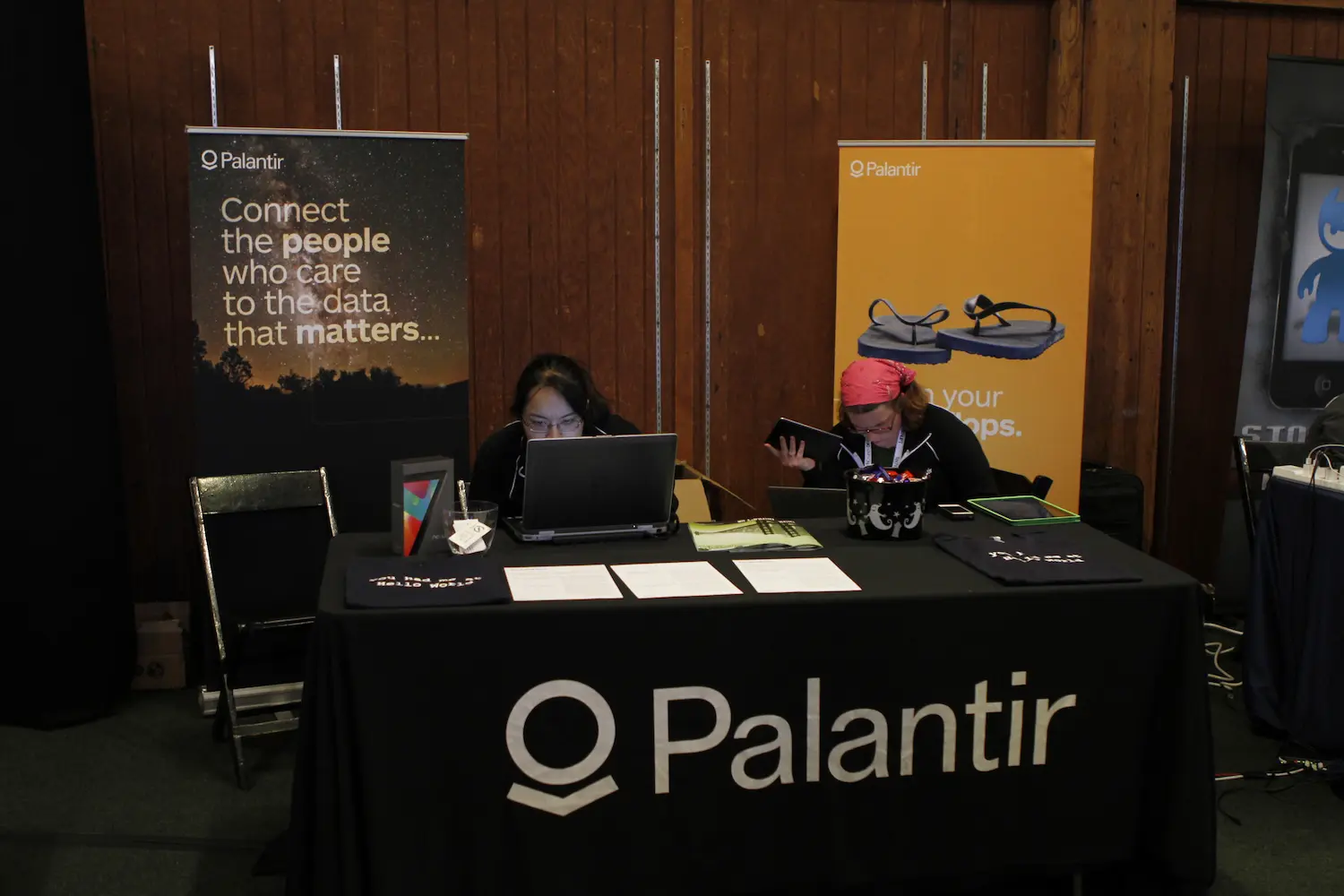 Palantir hackeada