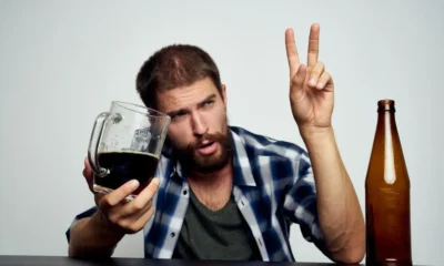 Porque los alcoholicos son agresivos e irascibles